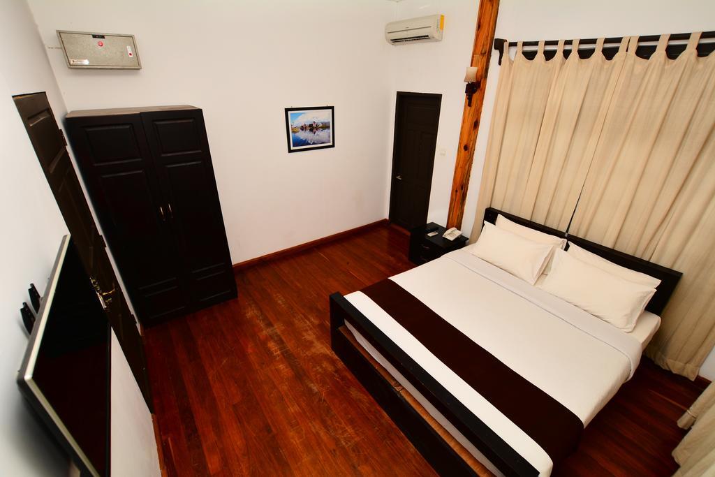 The Manor Hotel Nyaung Shwe Exterior photo