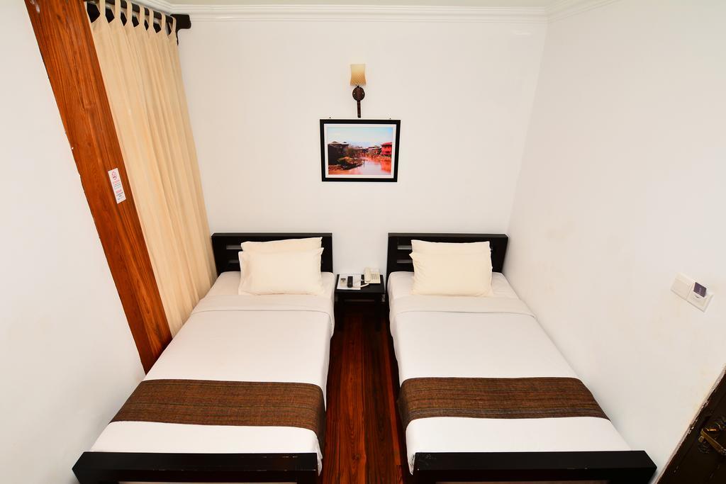 The Manor Hotel Nyaung Shwe Exterior photo
