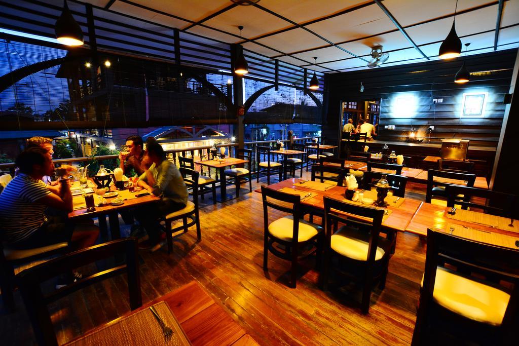 The Manor Hotel Nyaung Shwe Exterior photo