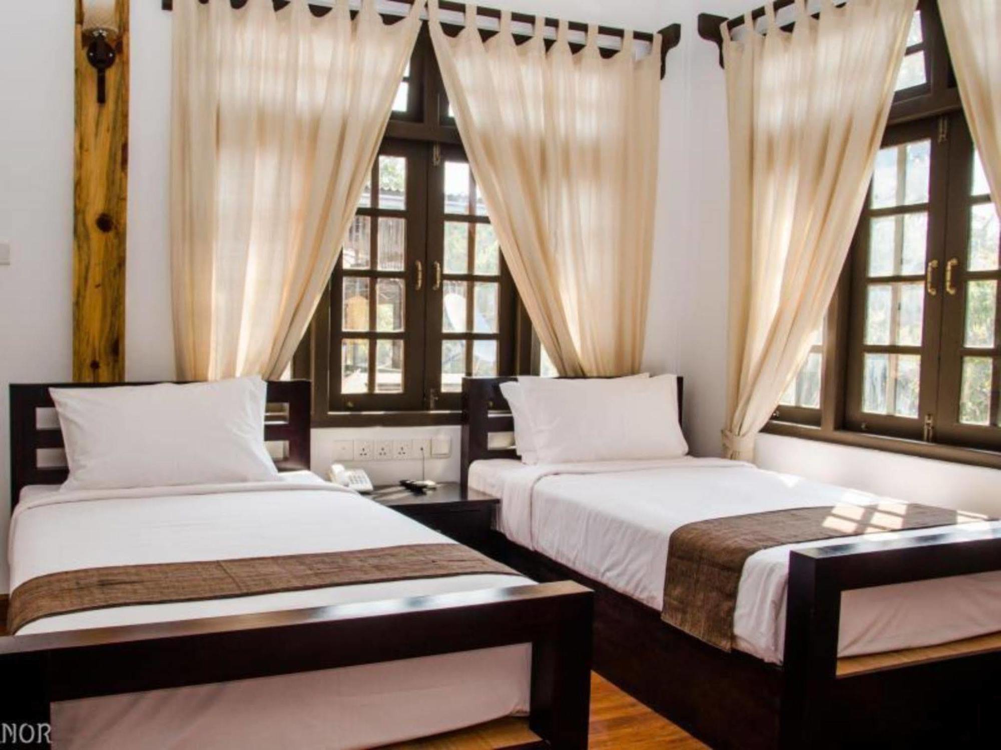 The Manor Hotel Nyaung Shwe Exterior photo